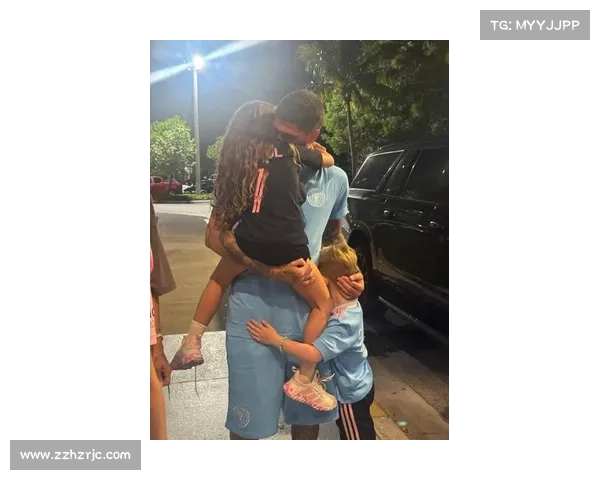 安东尼·埃兰加与球迷亲密互动分享温馨合照引发热烈反响